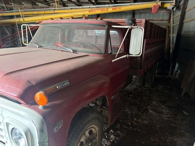 Image of Ford F-600 equipment image 3