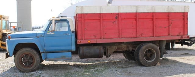 Image of Ford F-600 equipment image 3