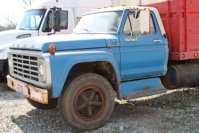 Image of Ford F-600 equipment image 2