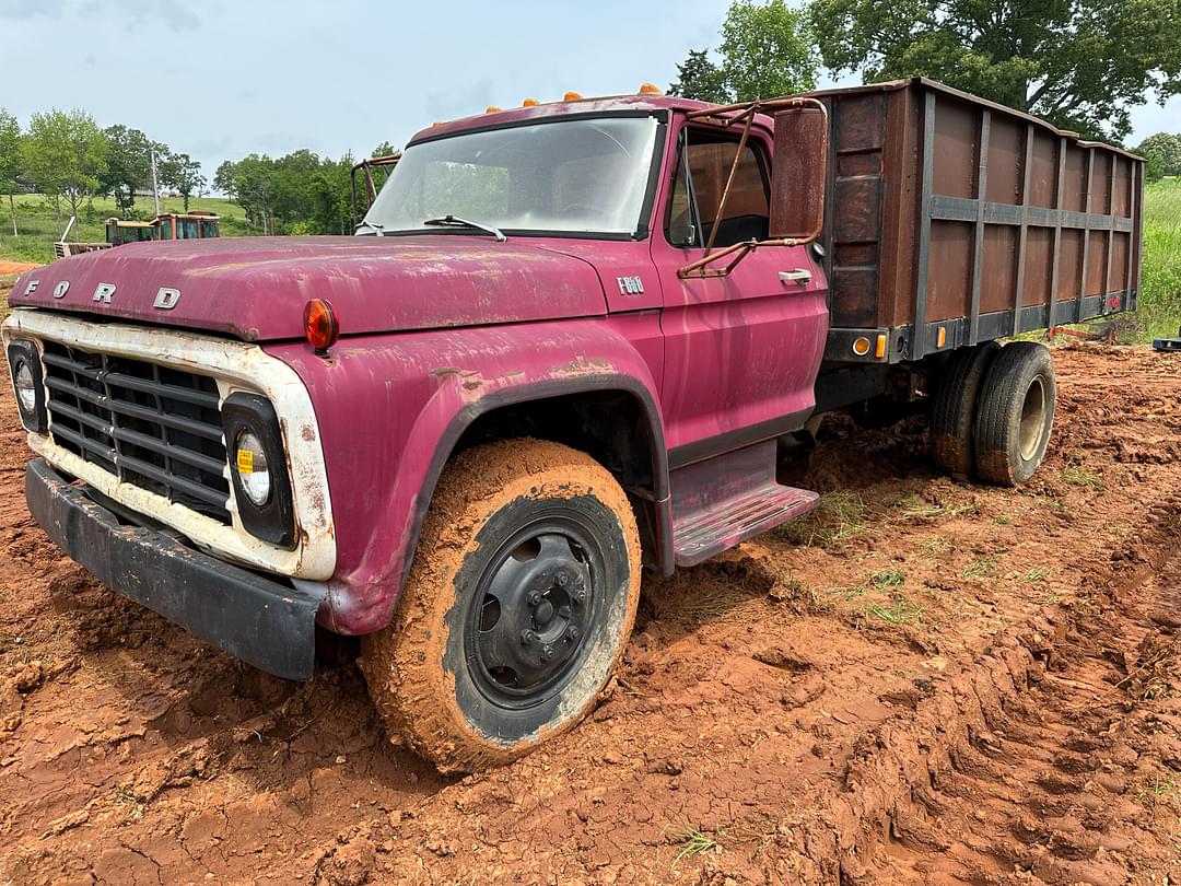 Image of Ford F-600 Primary image