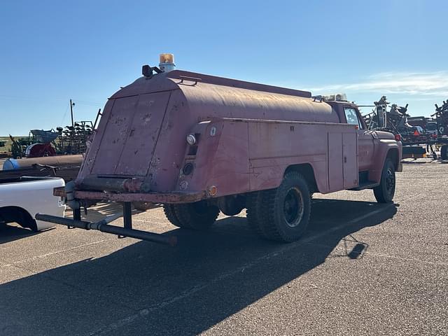 Image of Ford F-600 equipment image 2