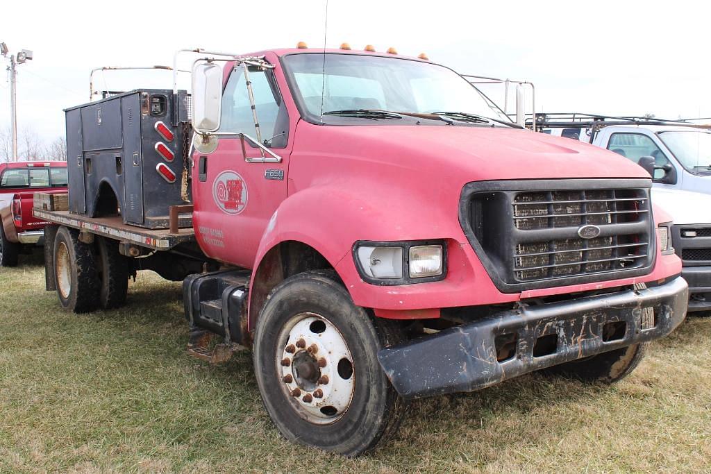 Image of Ford F-650 Primary image