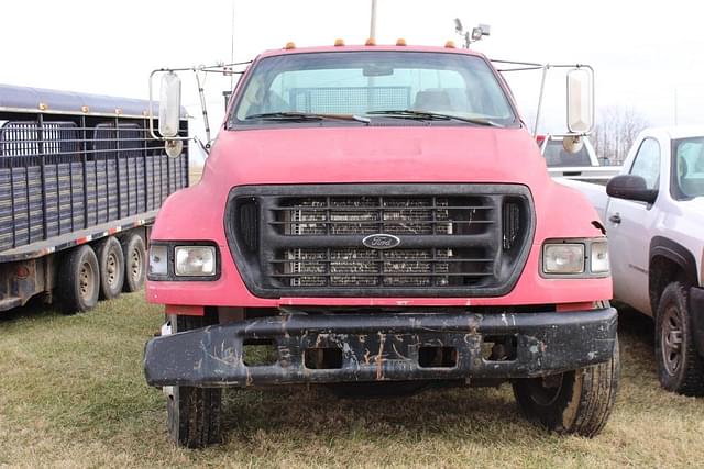 Image of Ford F-650 equipment image 1