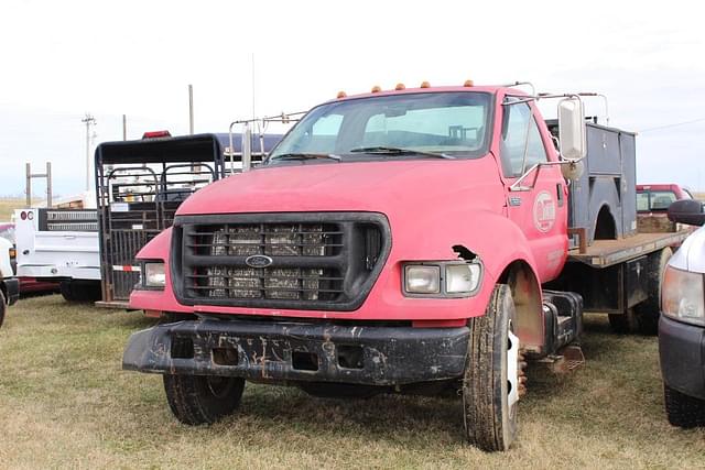 Image of Ford F-650 equipment image 2