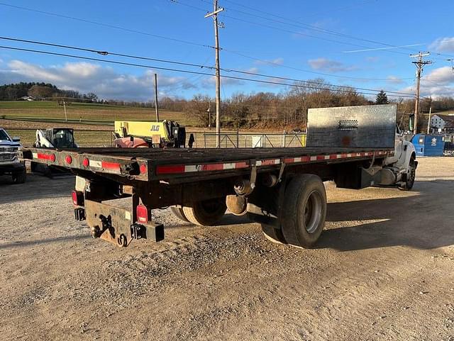 Image of Ford F-650 equipment image 4