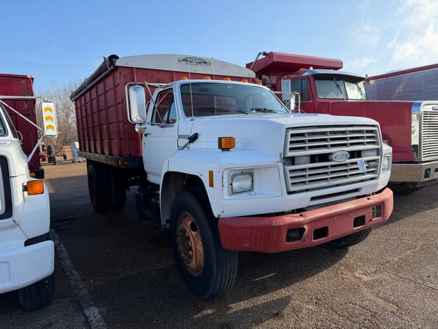 Image of Ford F-700 equipment image 1