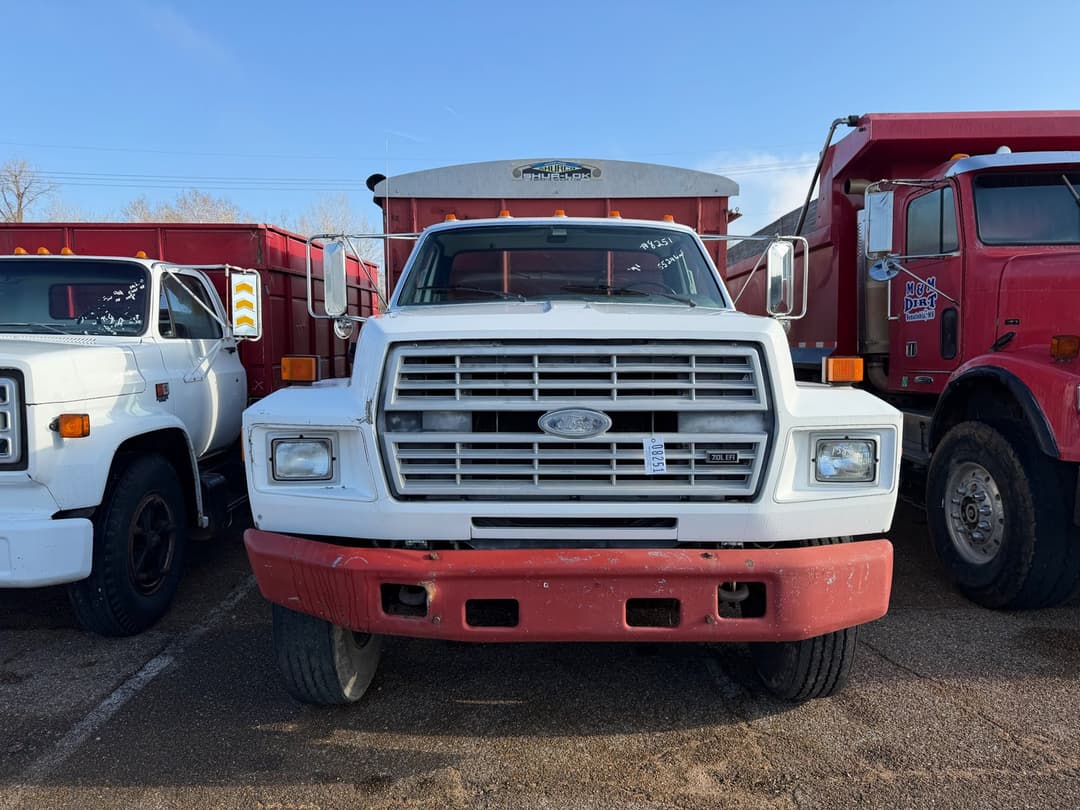 Image of Ford F-700 Primary image