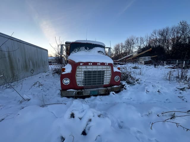 Image of Ford F-750 equipment image 1