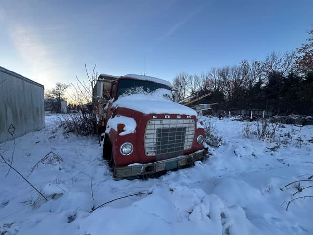 Image of Ford F-750 equipment image 2
