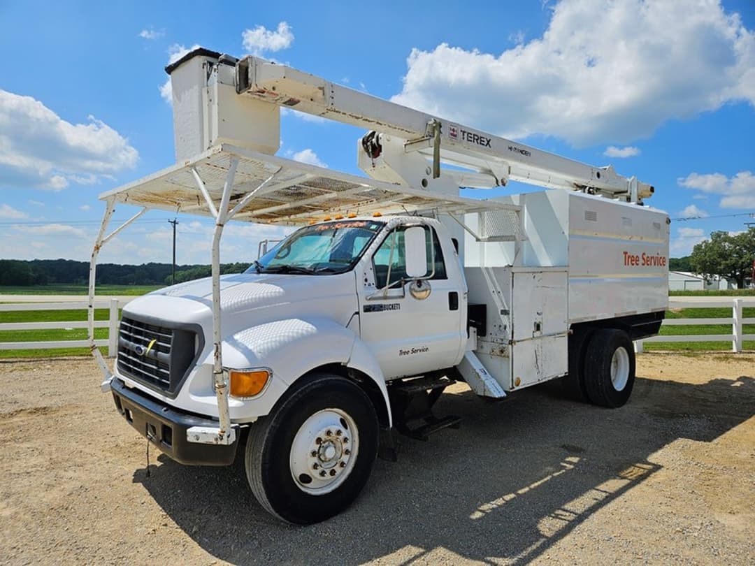 Image of Ford F-750 Primary image
