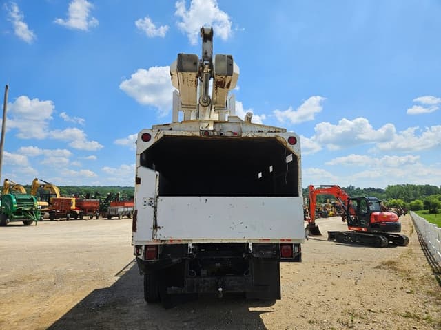 Image of Ford F-750 equipment image 3