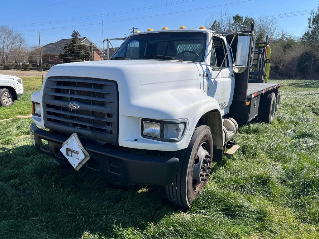 1999 Ford F-800 Equipment Image0
