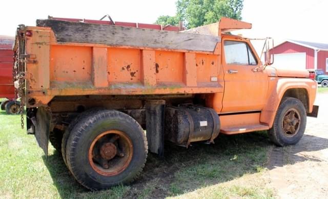 Image of Ford F-800 equipment image 4