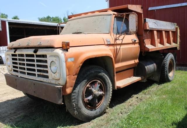 Image of Ford F-800 equipment image 1