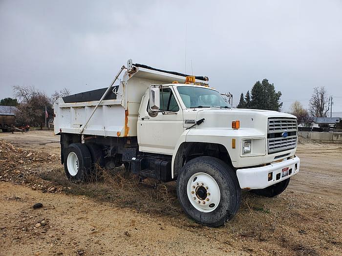 Image of Ford F-800 Primary image