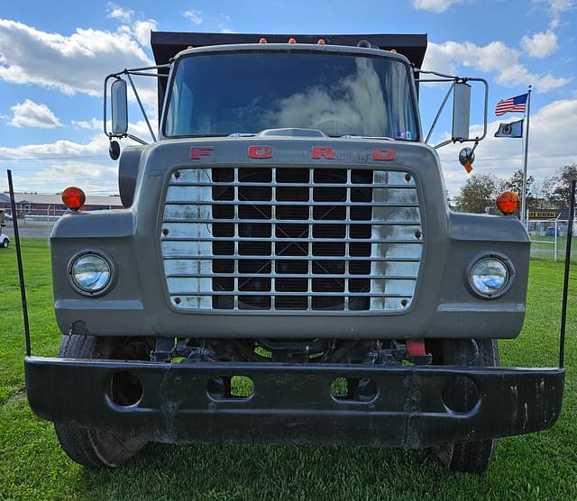 Image of Ford F-800 equipment image 1