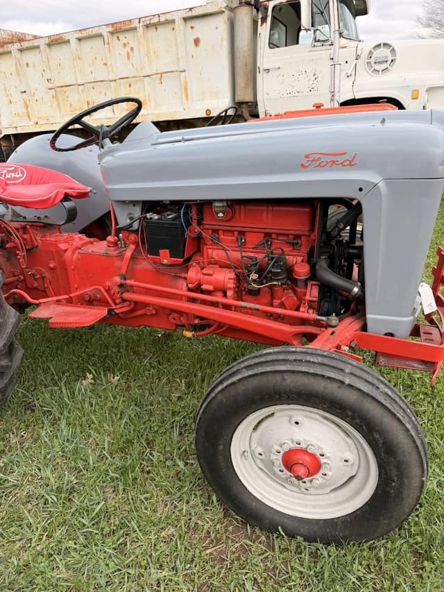 Image of Ford Golden Jubilee equipment image 2