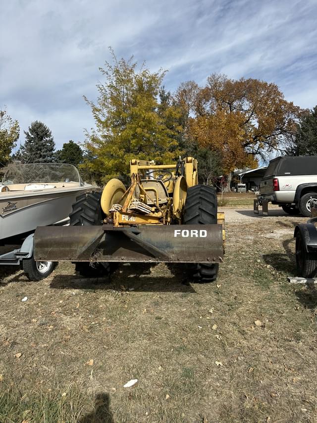 Image of Ford 4000 equipment image 1