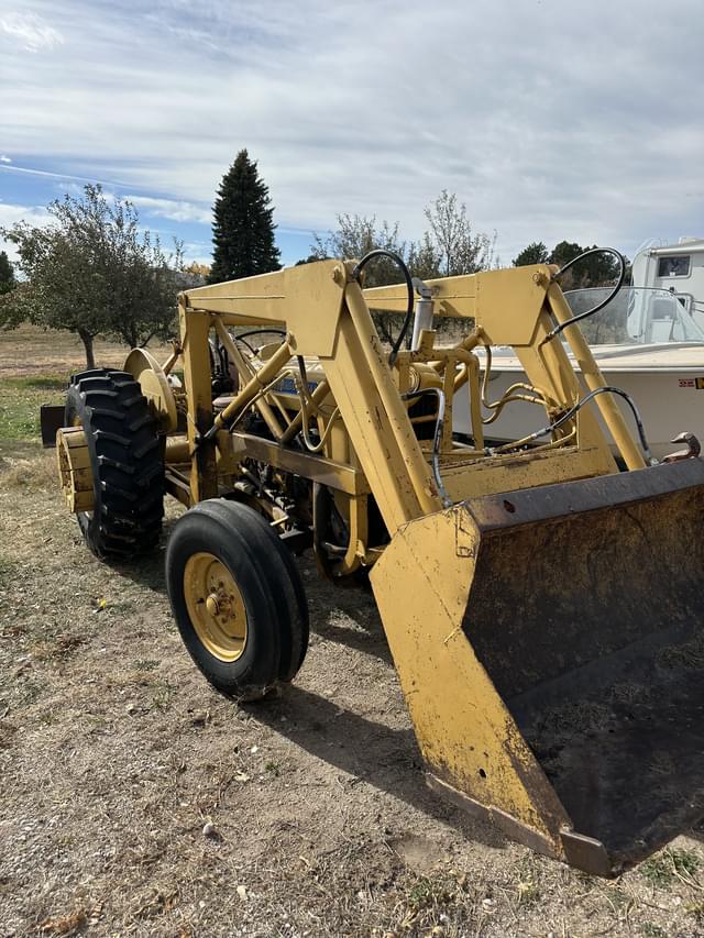 Image of Ford 4000 equipment image 2