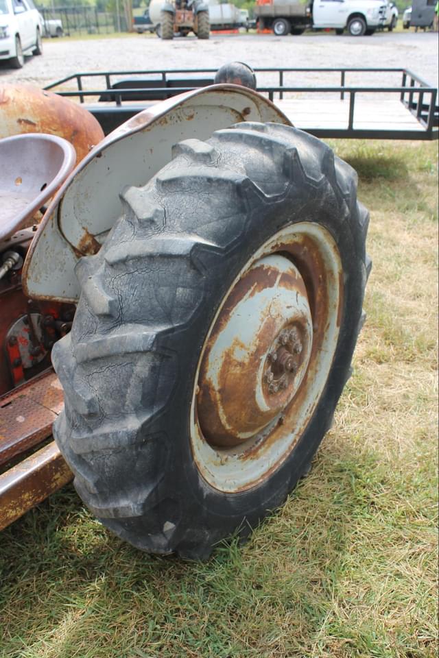 Image of Ford Jubilee equipment image 4
