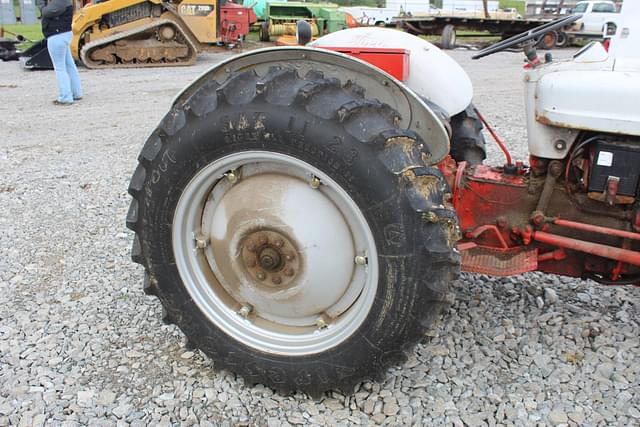 Image of Ford Jubilee equipment image 2