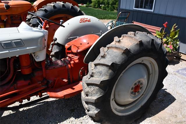 Image of Ford Jubilee equipment image 4