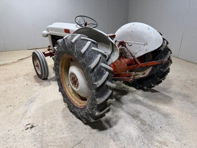 Image of Ford Jubilee equipment image 2