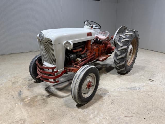 Image of Ford Jubilee equipment image 1