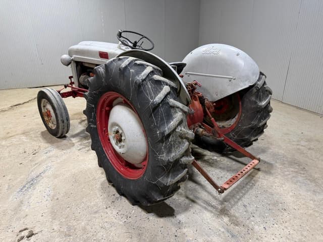 Image of Ford Jubilee equipment image 2