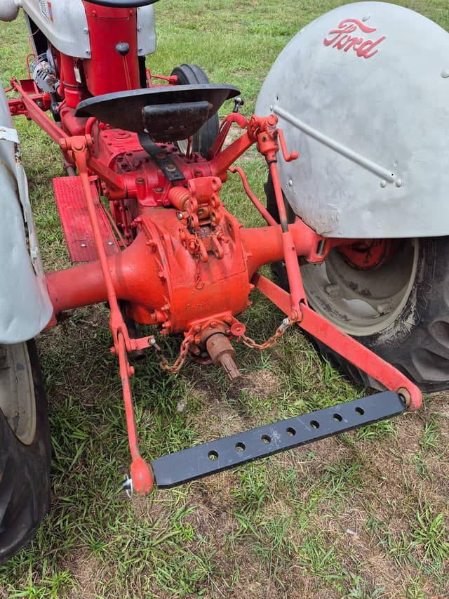 Image of Ford Jubilee equipment image 4