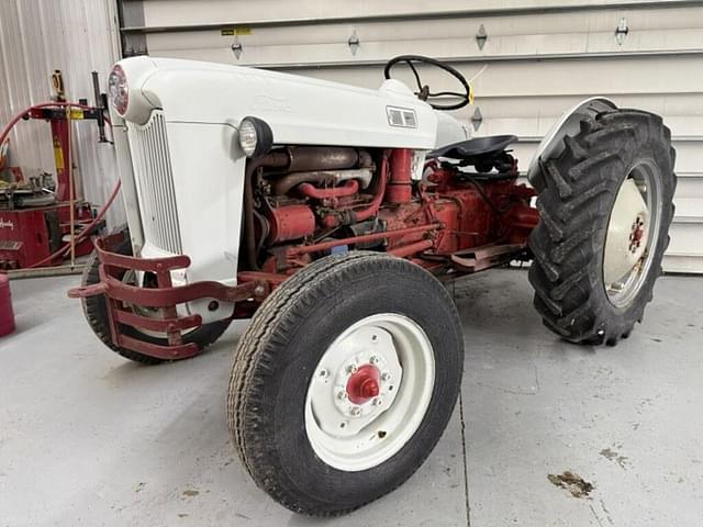 Image of Ford Jubilee equipment image 3