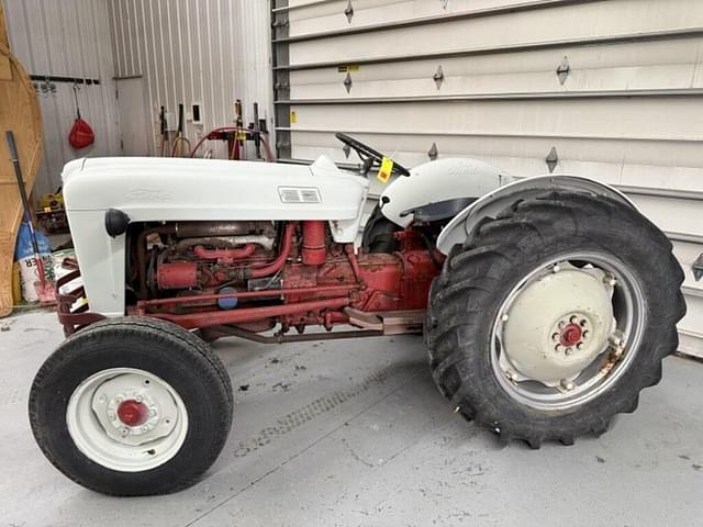 Image of Ford Jubilee equipment image 2