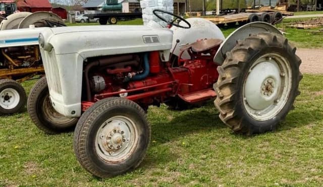 Image of Ford Jubilee equipment image 1