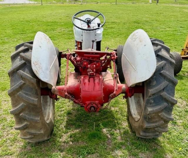 Image of Ford Jubilee equipment image 3
