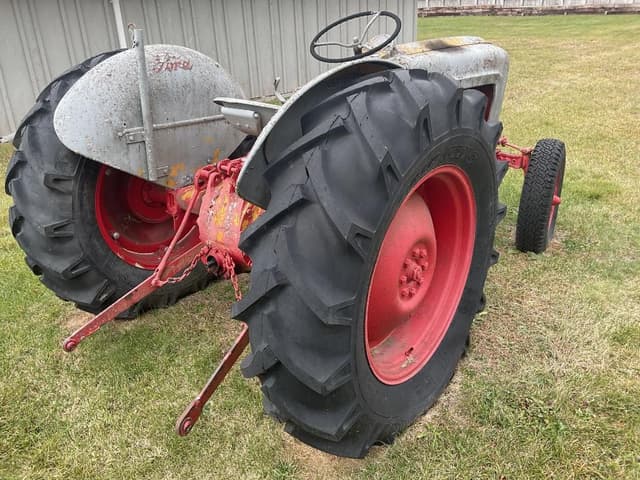 Image of Ford Jubilee equipment image 4