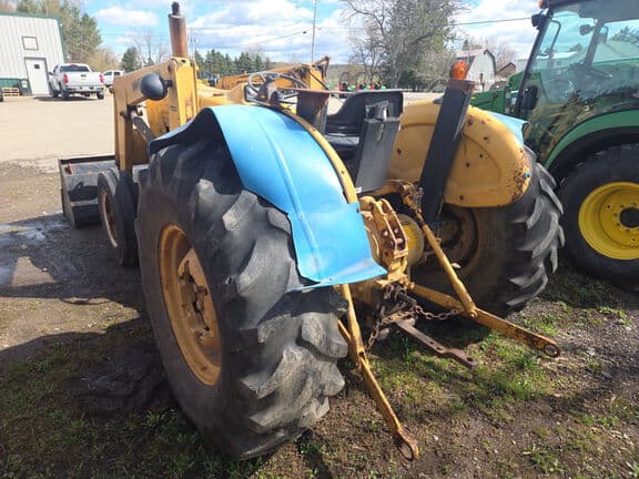 Image of Ford 445 equipment image 4