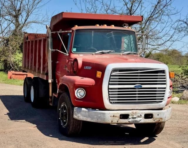 Image of Ford L9000 equipment image 2