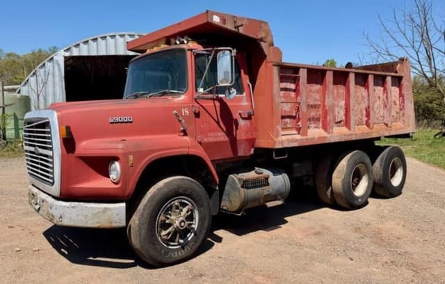 Image of Ford L9000 equipment image 1
