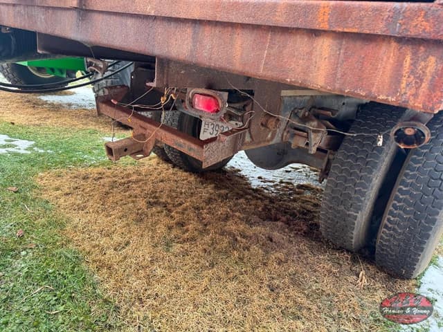 Image of Ford L7000 equipment image 4