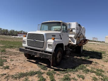 Main image Ford L8000