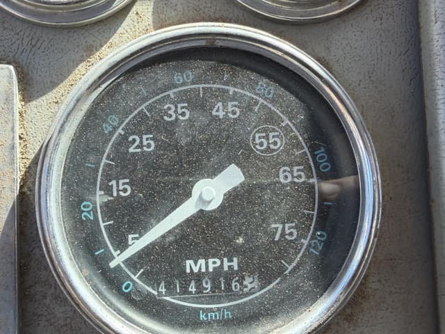 Image of Ford L8000 equipment image 3