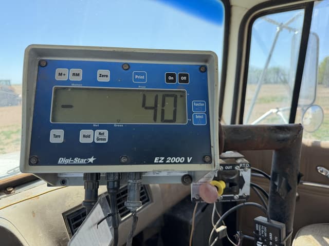 Image of Ford L8000 equipment image 1