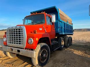 Ford L8000 Equipment Image0