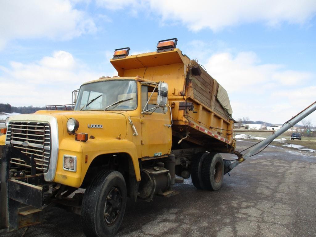 Main image Ford L8000