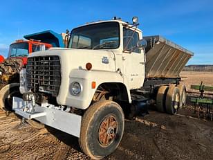 Main image Ford L8000