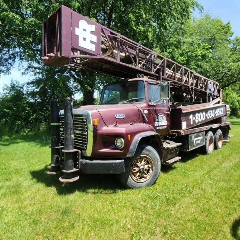 1990 Ford L8000 Equipment Image0