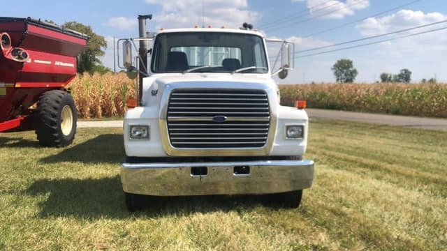 Image of Ford L8000 equipment image 2