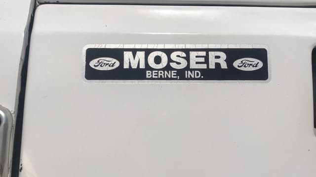 Image of Ford L8000 equipment image 4