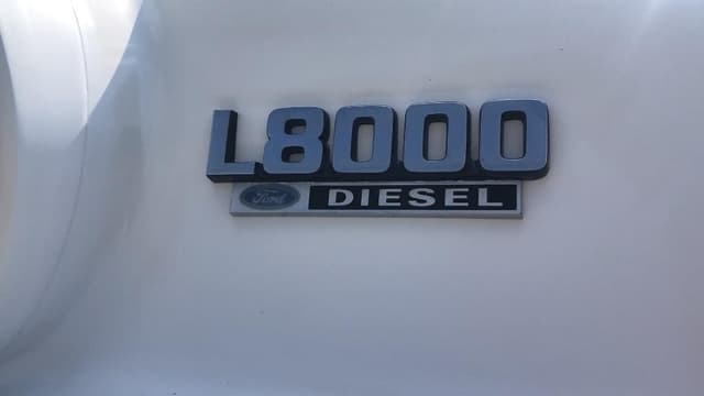 Image of Ford L8000 equipment image 1