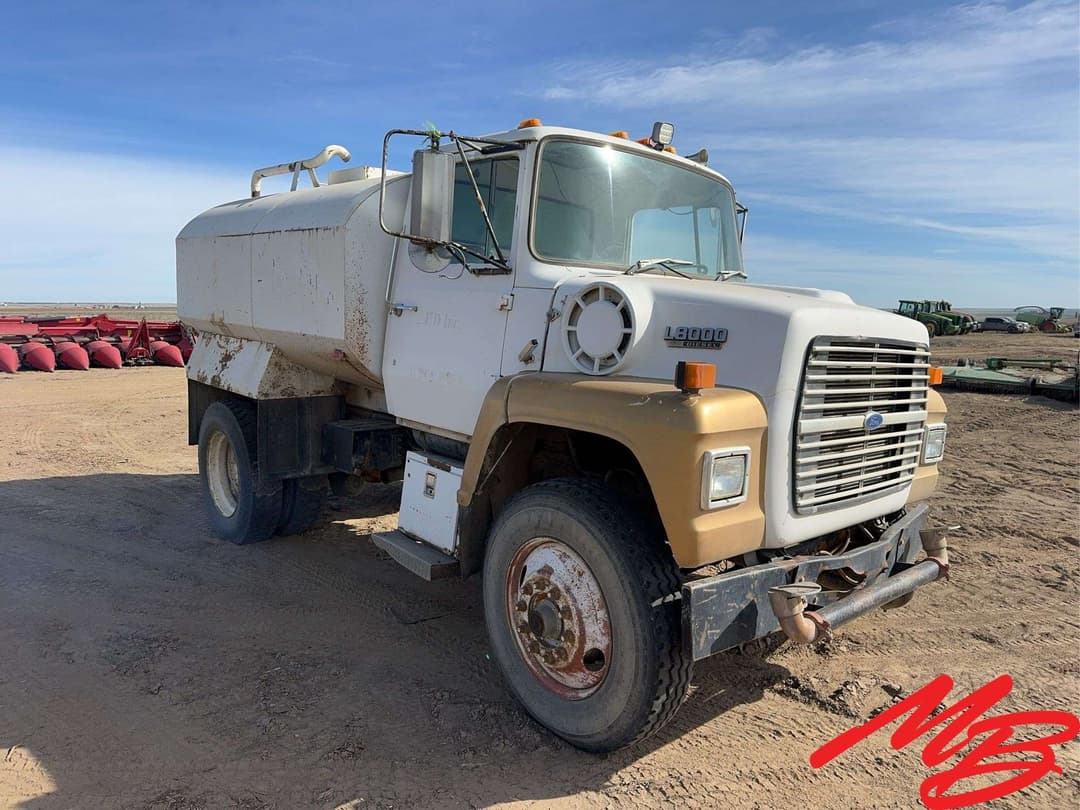 Image of Ford L8000 Primary image
